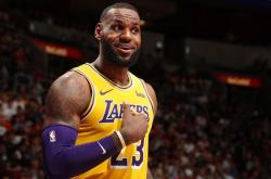 从C罗在瑞士队比赛中出色防守到窗口期深圳男篮备战NBA季后赛，蒂姆关键时刻险胜的简单介绍爱游戏登入