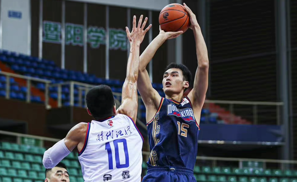 关于CBA常规赛倒计时；孟菲斯灰熊赛前复出首秀；细节引发关注；更衣室稳定；临场指挥获称赞的信息